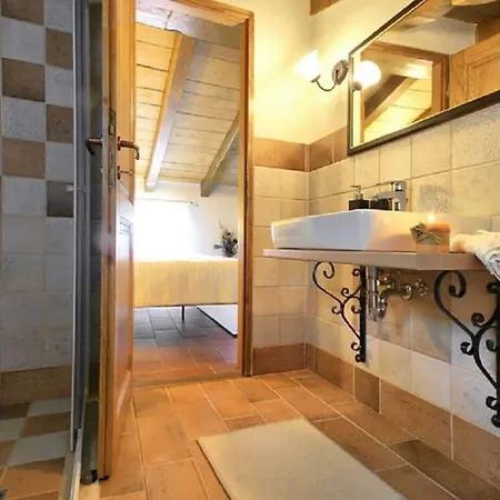 Aurora Comfortable Vila